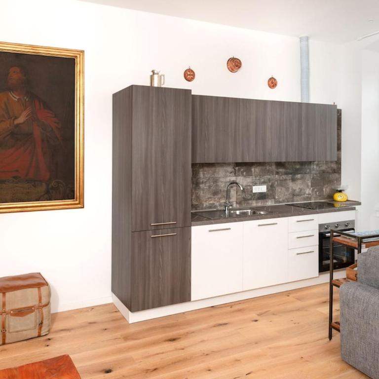 Apartment in the Center of Trieste - Appartamento con 1 Camera da Letto - 35