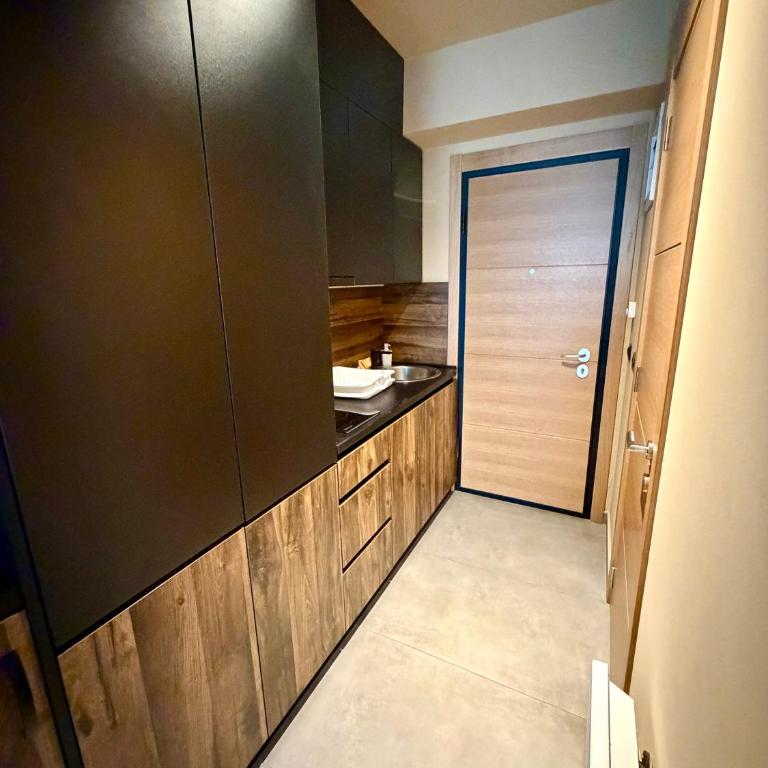 Golden Mountain Apartments - Deluks Studio - 2