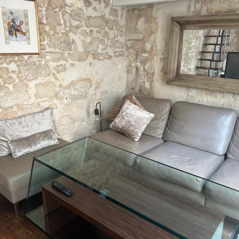 ATELIER D artiste sur L Ile Saint Louis - Appartement 2 Chambres - 17