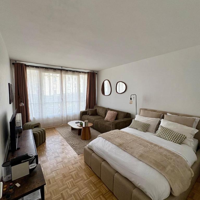 Typical Parisian apartment with balcony, Eiffel Tower - Appartement 1 Chambre - 2