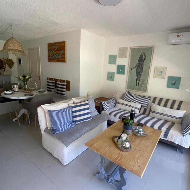 Apartment for rent 1 block from the beach 2 bedrooms 2 bathrooms - Apartamento de 3 dormitorios - 24