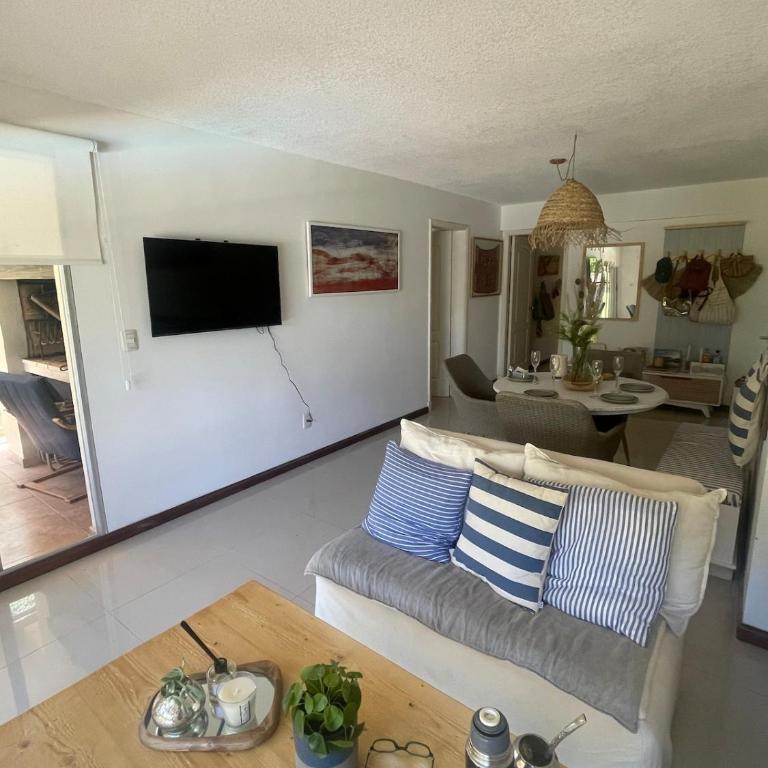Apartment for rent 1 block from the beach 2 bedrooms 2 bathrooms - Apartamento de 3 dormitorios - 27