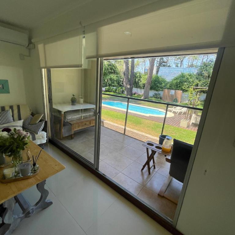 Apartment for rent 1 block from the beach 2 bedrooms 2 bathrooms - Apartamento de 3 dormitorios - 33