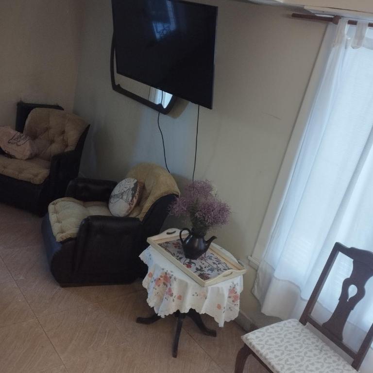 Casa 6 personas- Cerca Playa Grande - Three-Bedroom House - 7