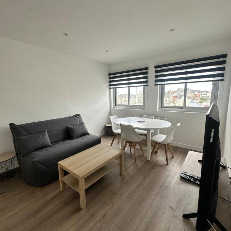 Beachfront Apartment - Two-Bedroom Apartment - 2