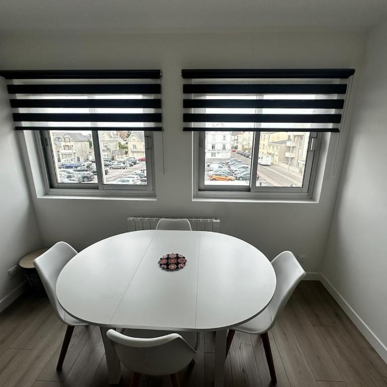 Beachfront Apartment - Two-Bedroom Apartment - 7
