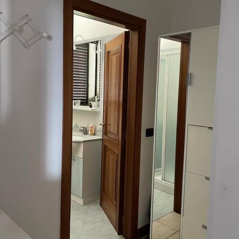 B&B Maria appartamento con stanza matrimoniale e soggiorno vicino alla fiera 2 - Appartamento con 1 Camera da Letto - 4