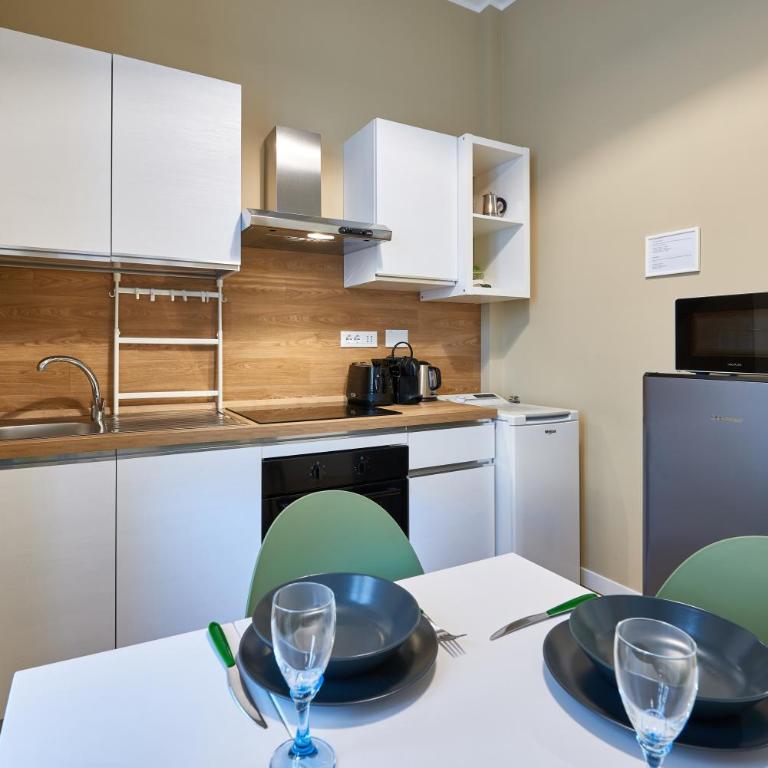Appartamento 2 camere vicino al Colosseo - Roma Centro - Appartamento con 2 Camere da Letto - 25
