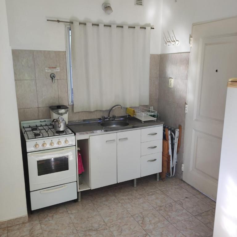 Alquileres Brun - Estudio con 1 cama grande - 5