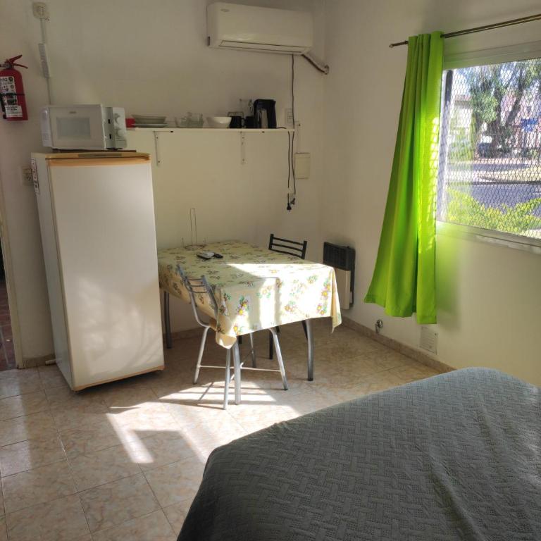 Alquileres Brun - Estudio con 1 cama grande - 3