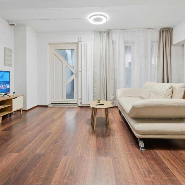 Yello Homes - Tiny Loft - 4 Personen - Flughafen - Apartment mit 1 Schlafzimmer - 5