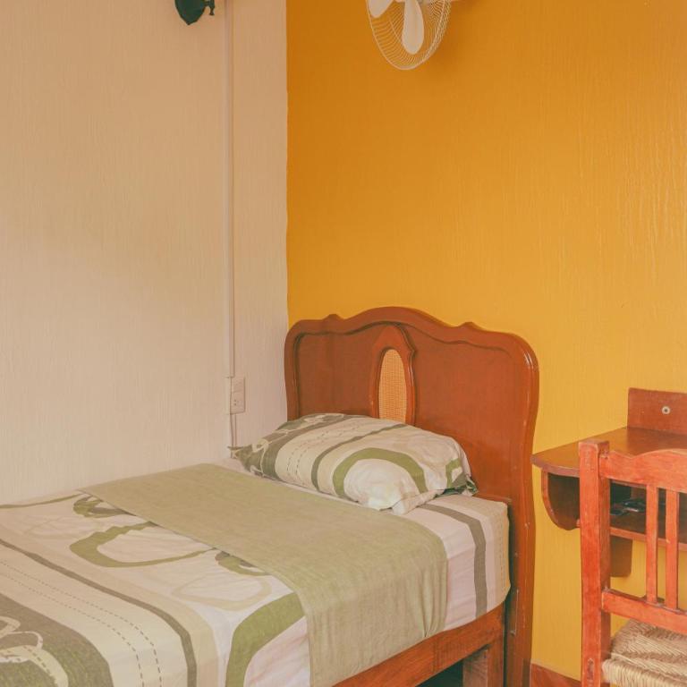 Hostal Guadalajara - Habitación Doble con baño compartido - 1