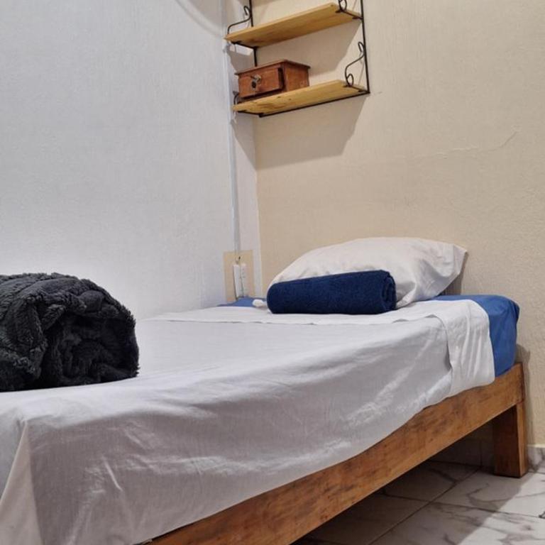 Hostal Guadalajara - Litera en habitación compartida masculina - 1