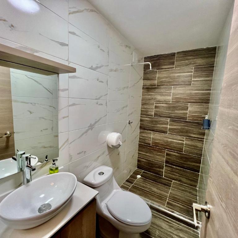 Hotel Bello Horizonte - Double Room with Private Bathroom - 11