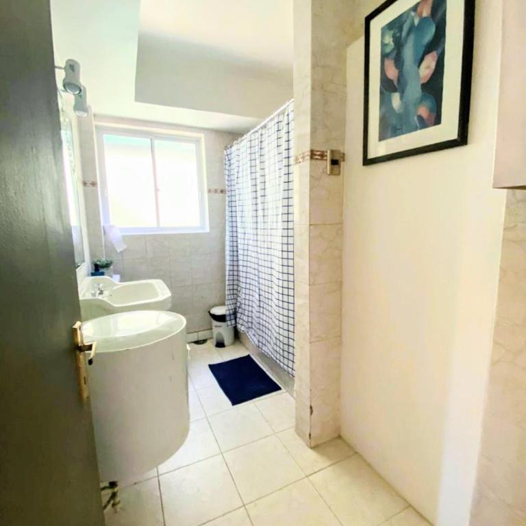 Departamento Avenida Marina frente al Casino - Three-Bedroom Apartment - 4