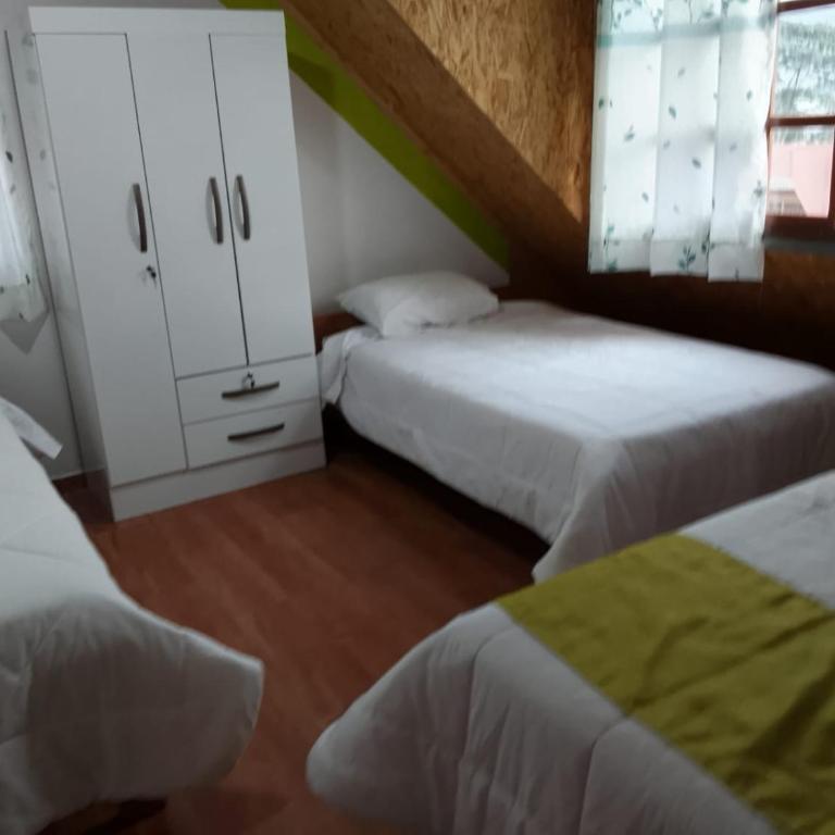 Hospedaje Bella Acuarela - Habitación Triple con baño privado - 2