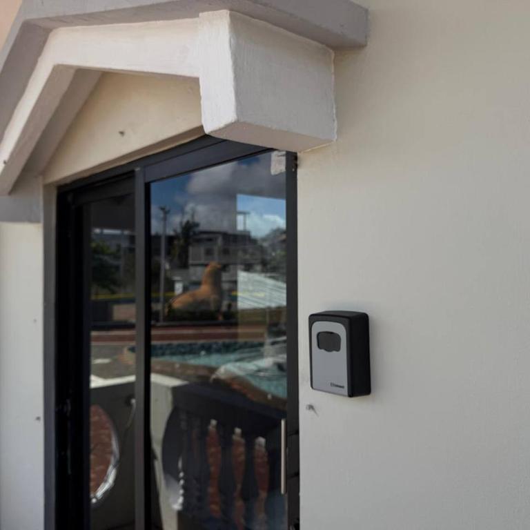 Almar departamento completo con balcon 2 habitaciones AC - WIFI Starlink - 2 baños completos con AGUA CALIENTE - Two-Bedroom Apartment with Harbor View - 24