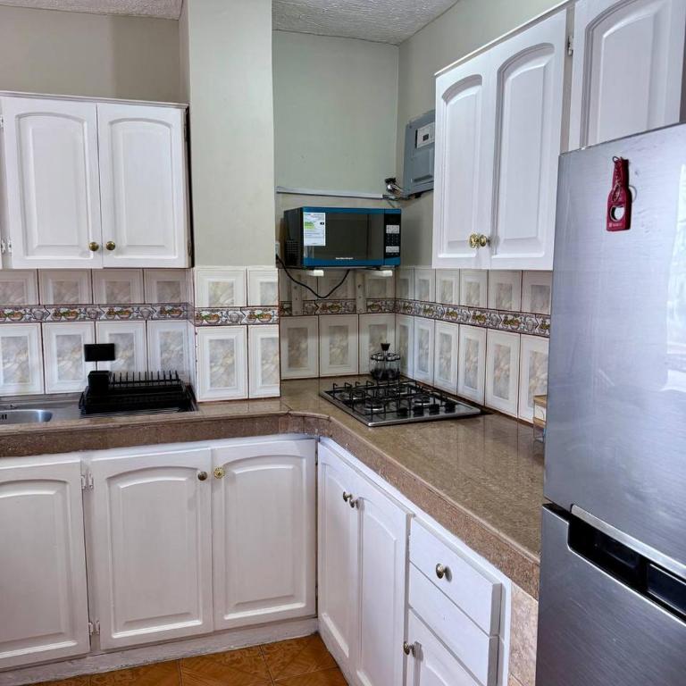 Almar departamento completo con balcon 2 habitaciones AC - WIFI Starlink - 2 baños completos con AGUA CALIENTE - Two-Bedroom Apartment with Harbor View - 27
