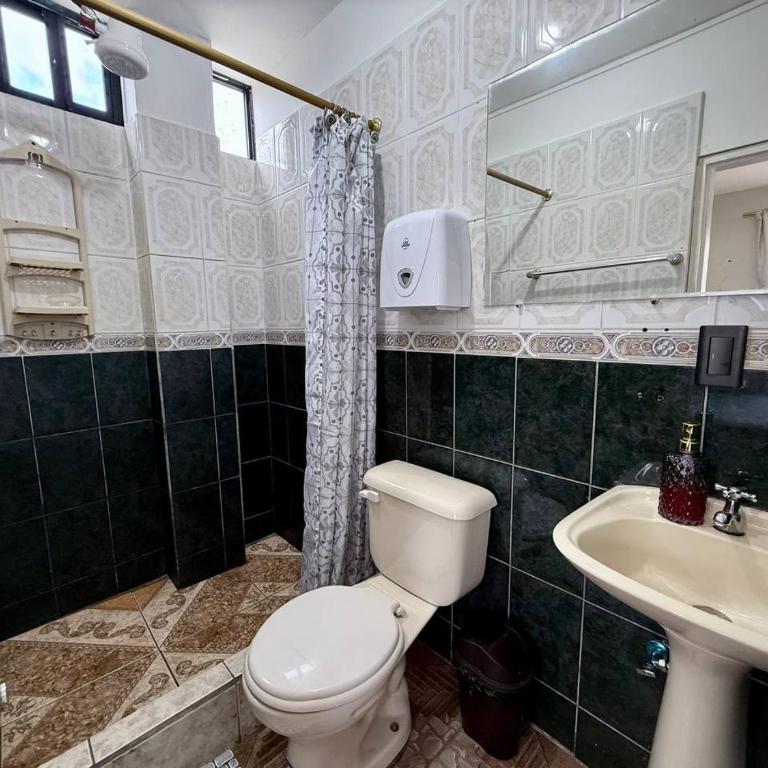 Almar departamento completo con balcon 2 habitaciones AC - WIFI Starlink - 2 baños completos con AGUA CALIENTE - Two-Bedroom Apartment with Harbor View - 43