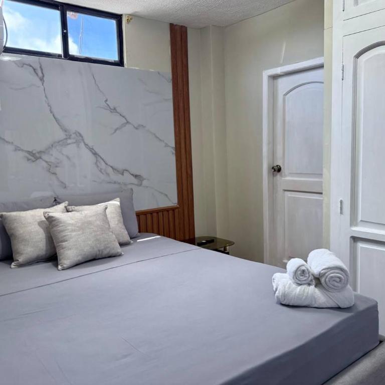 Almar departamento completo con balcon 2 habitaciones AC - WIFI Starlink - 2 baños completos con AGUA CALIENTE - Two-Bedroom Apartment with Harbor View - 6