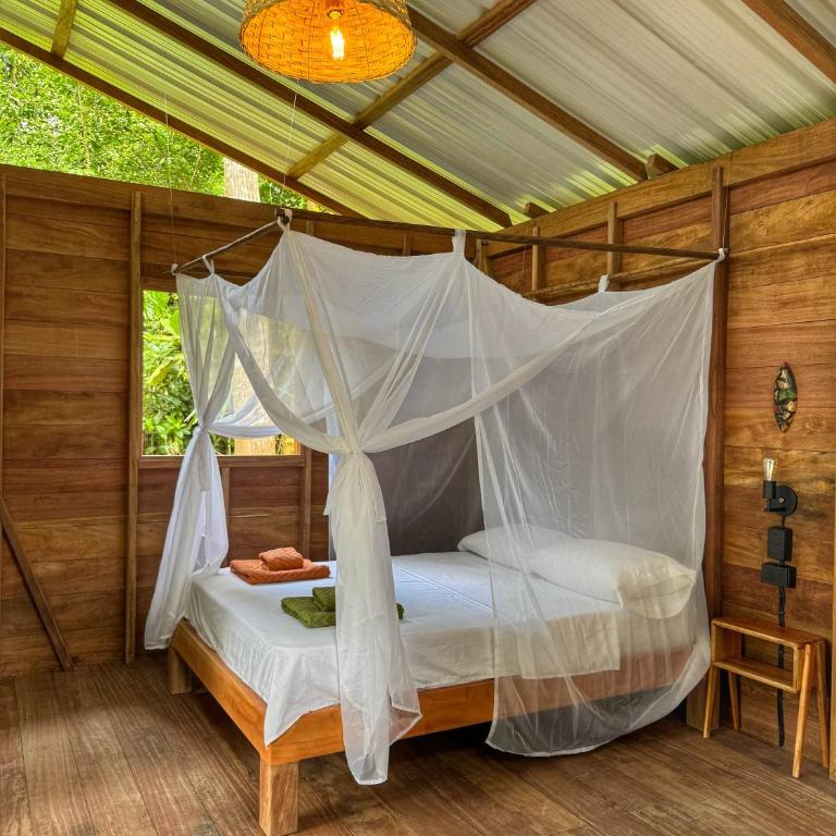 Madre Selva Eco Lodge - Habitación Triple con vistas al jardín - 11