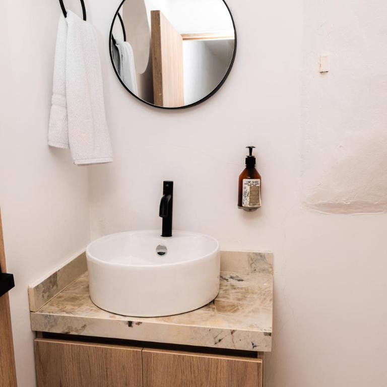 Apto con Jacuzzi en corazón del centro histórico Cartagena - Apartment - 23