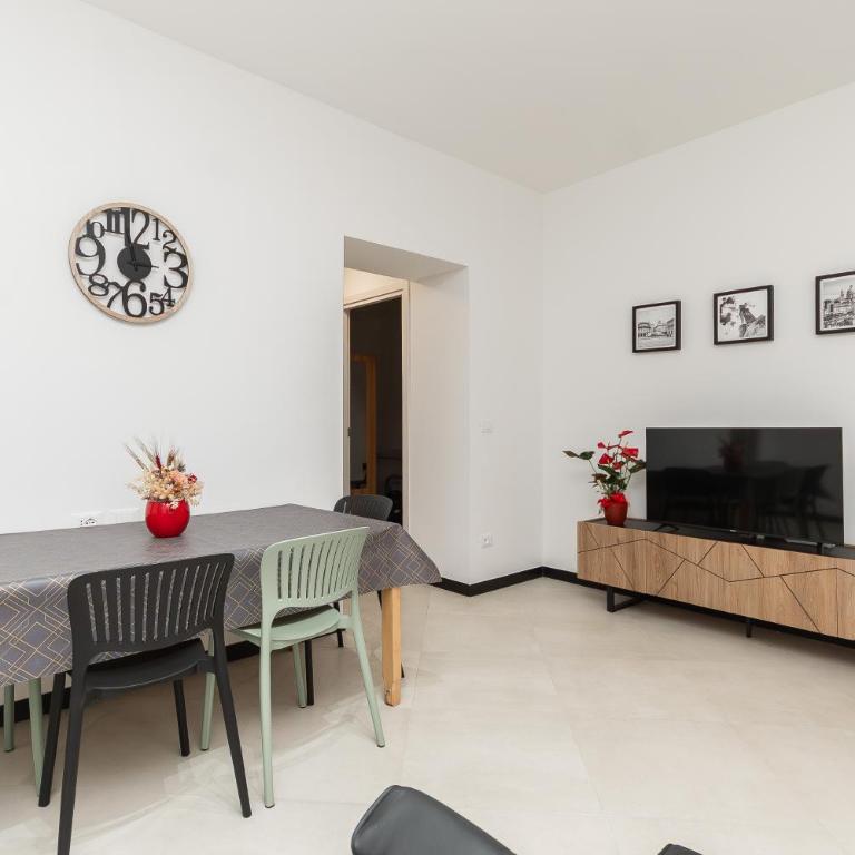 Nuovo a pochi minuti da Stazione Treni e Aeroporto - Three-Bedroom Apartment - 7