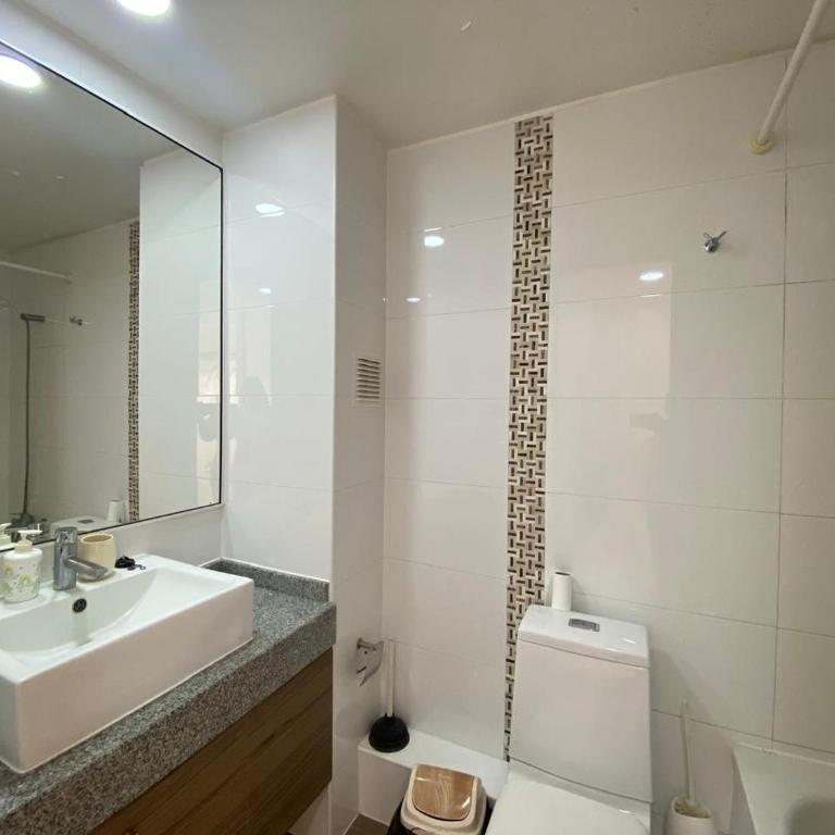 Península, a metros de playas y restaurantes - Three-Bedroom Apartment - 3