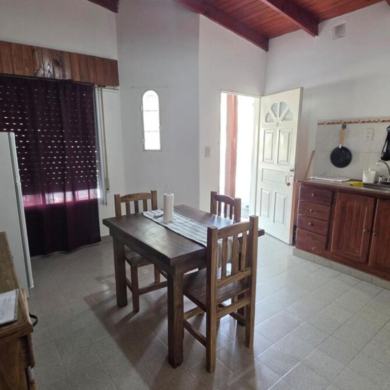 Cabaña centrica con camas individuales a 100m de la ruta - Apartamento de 1 dormitorio - 5