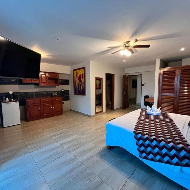 Samiria Jungle Hotel - Suite Executive con cama extragrande y zona de cocina - 2