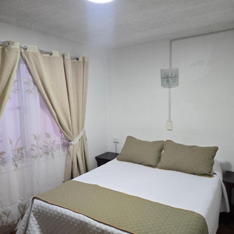 Andes Hostal Serena - Double Room with Private Bathroom - 1