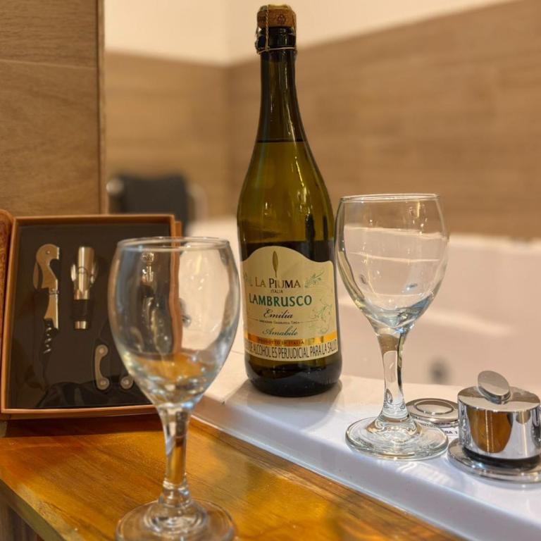 Modern Loft Puerta de Laureles Medellin - One-Bedroom Apartment - 3