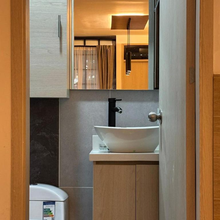 Modern Loft Puerta de Laureles Medellin - One-Bedroom Apartment - 5