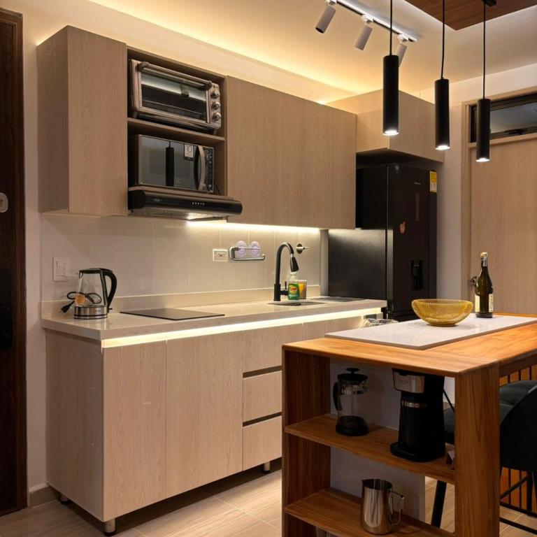 Modern Loft Puerta de Laureles Medellin - One-Bedroom Apartment - 19