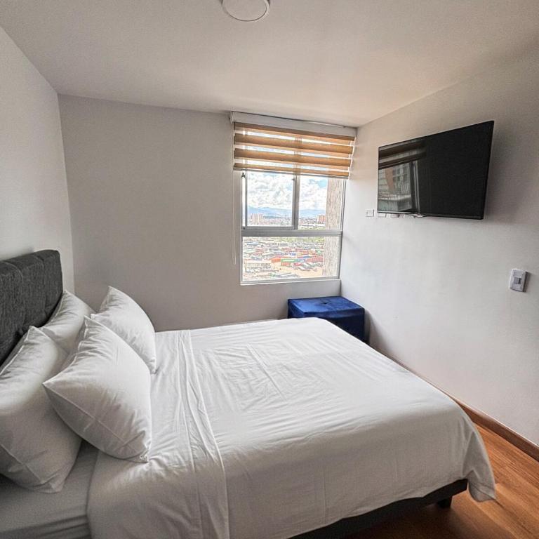 Moderno y luminoso, a 14 minutos del aeropuerto - Two-Bedroom Apartment - 7