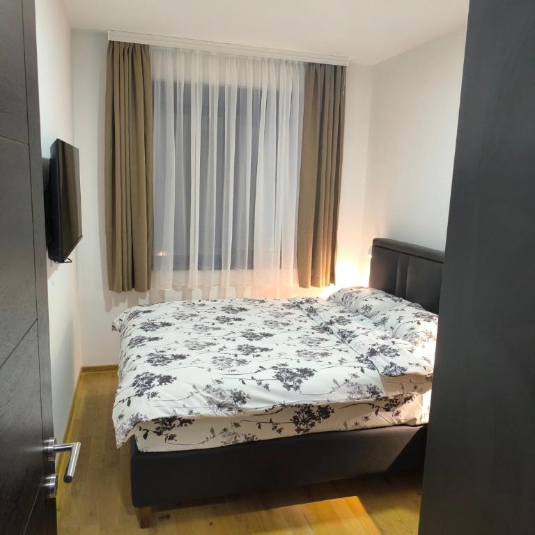 Pine Family Luxe Suite - Two-Bedroom Apartment - 7
