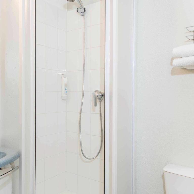 Ibis Budget Béziers Est La Giniesse - Chambre Triple - 5