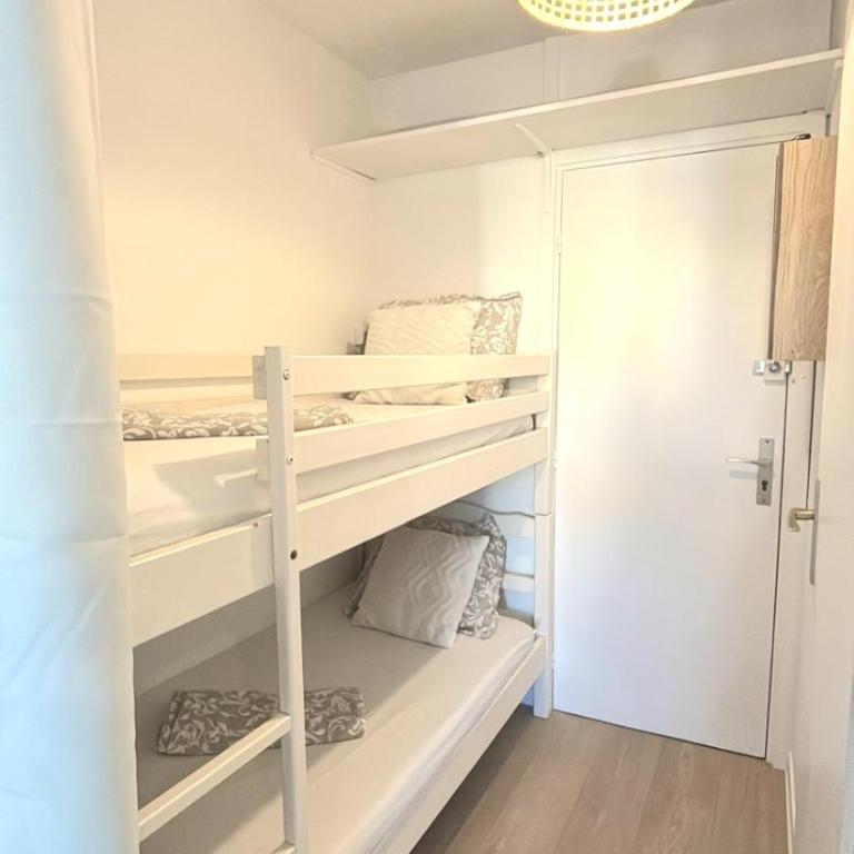 Studio 4 pers, 1ère ligne, Piscine, Vue mer latérale - Apartamento Estudio con vistas al mar - 10