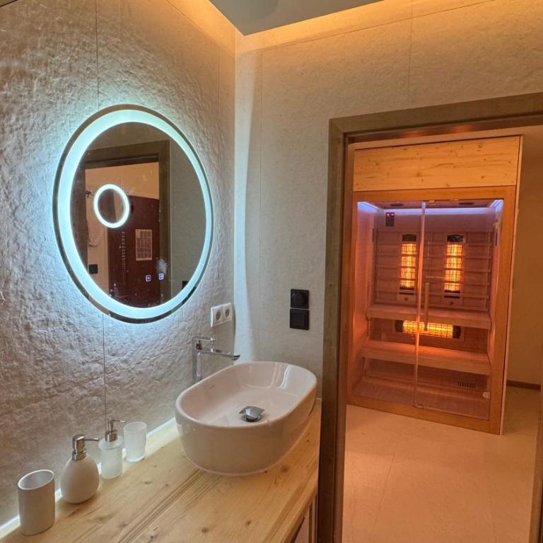 NĀVA PLACE Premium Alpine Apartment in Kaprun - Private Sauna, Peaceful Location, Near Glacier & WIFI - Apartment mit 1 Schlafzimmer - 14