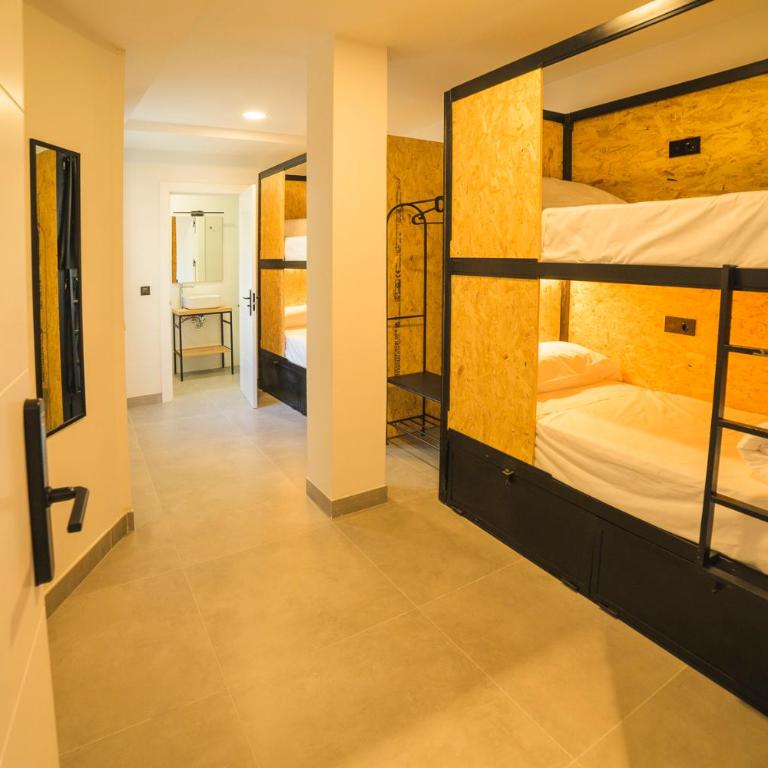 Hostel Nixar - Cama en habitación compartida mixta de 4 camas - 3