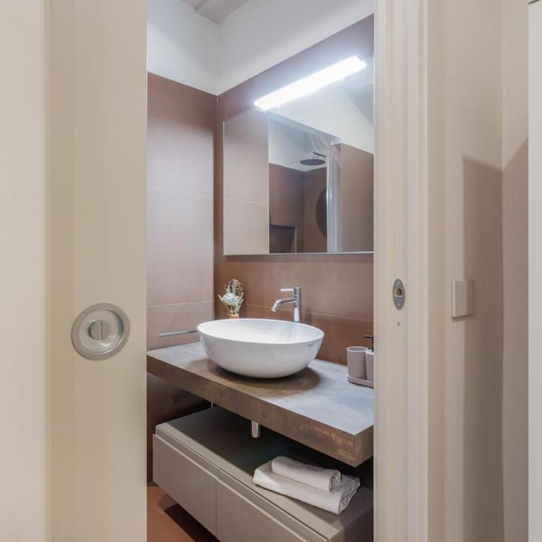 Modena Historic Center - Elegant Family Apartment - Appartamento con 2 Camere da Letto - 32