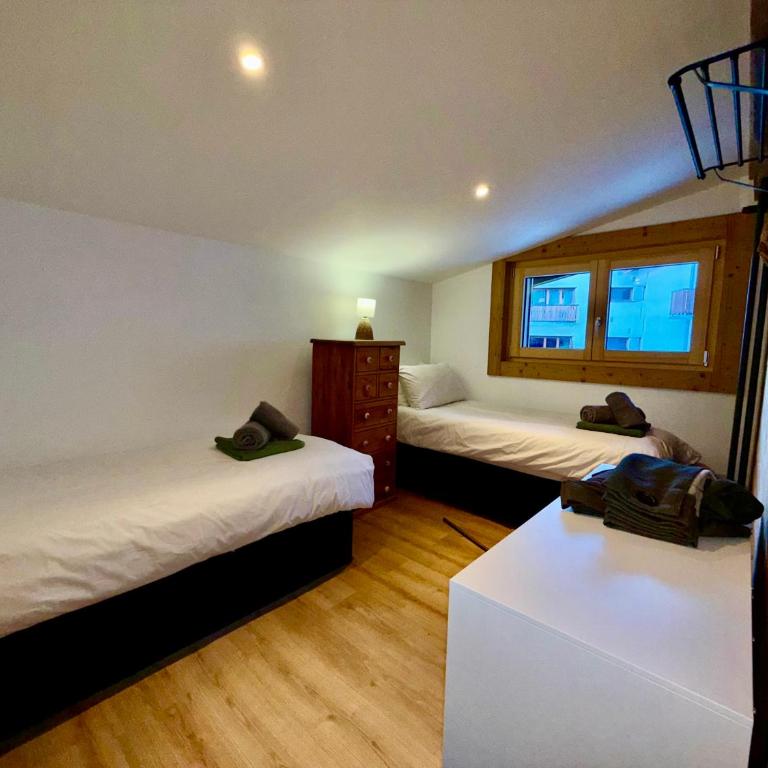 Penthouse Apartment, 3 Bedroom with Private Balcony - Appartement 3 Chambres avec Balcon - 7