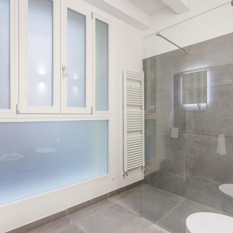 Stylish Loft with Private Garage near Ghirlandina - One-Bedroom Superior Apartment - 28