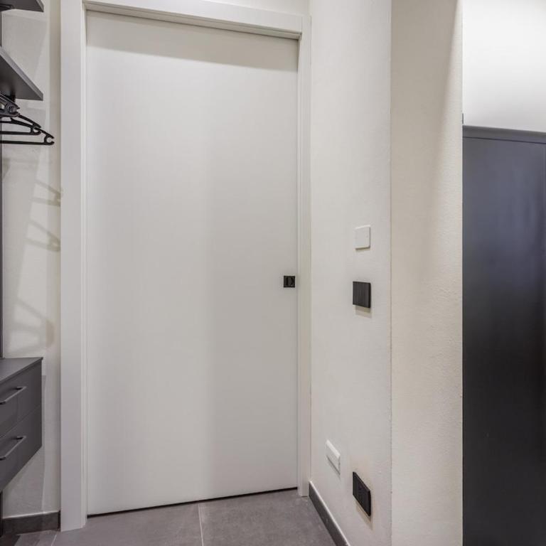 Stylish Loft with Private Garage near Ghirlandina - One-Bedroom Superior Apartment - 7