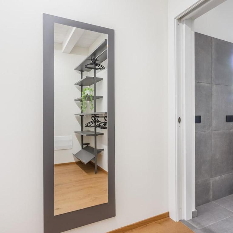 Stylish Loft with Private Garage near Ghirlandina - One-Bedroom Superior Apartment - 24