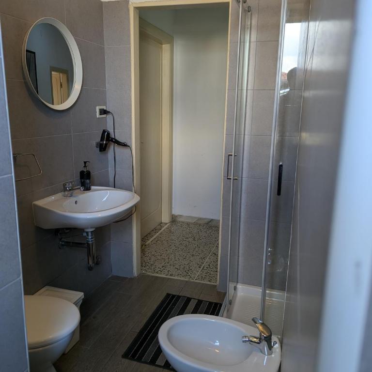 Pearl Pisa guest house - Single Room with Private External Bathroom - 5