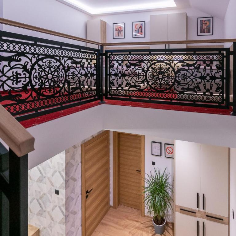 Royal Crown Apartments - Apartment - 25
