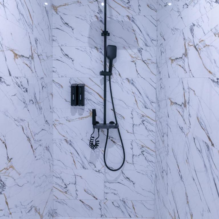 Royal Crown Apartments - Apartment - 10