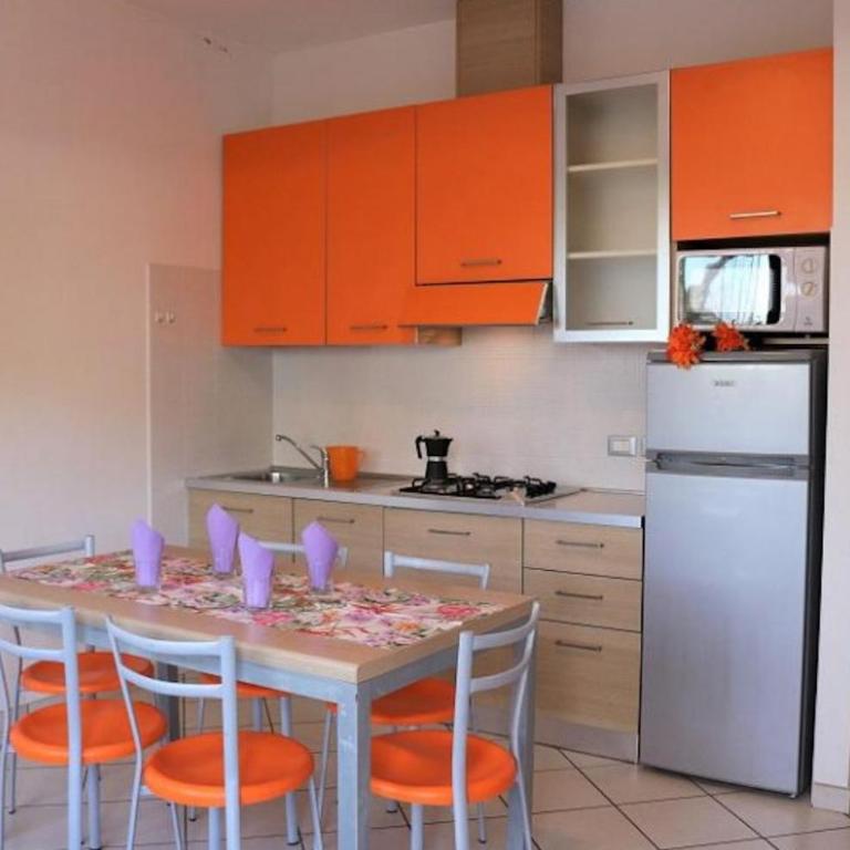 Bright flat surrounded by pools - Appartamento - 7