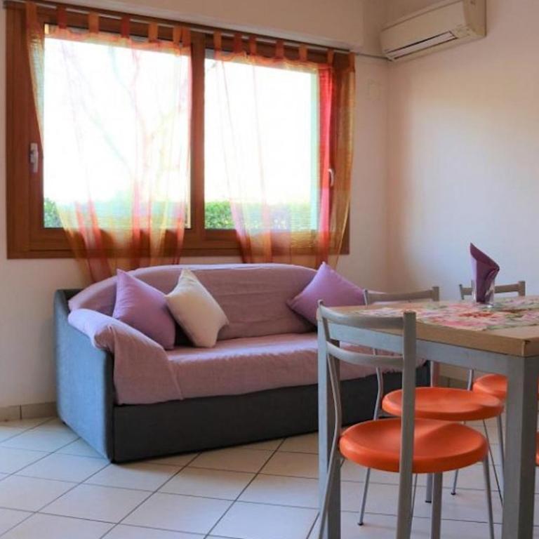 Bright flat surrounded by pools - Appartamento - 8